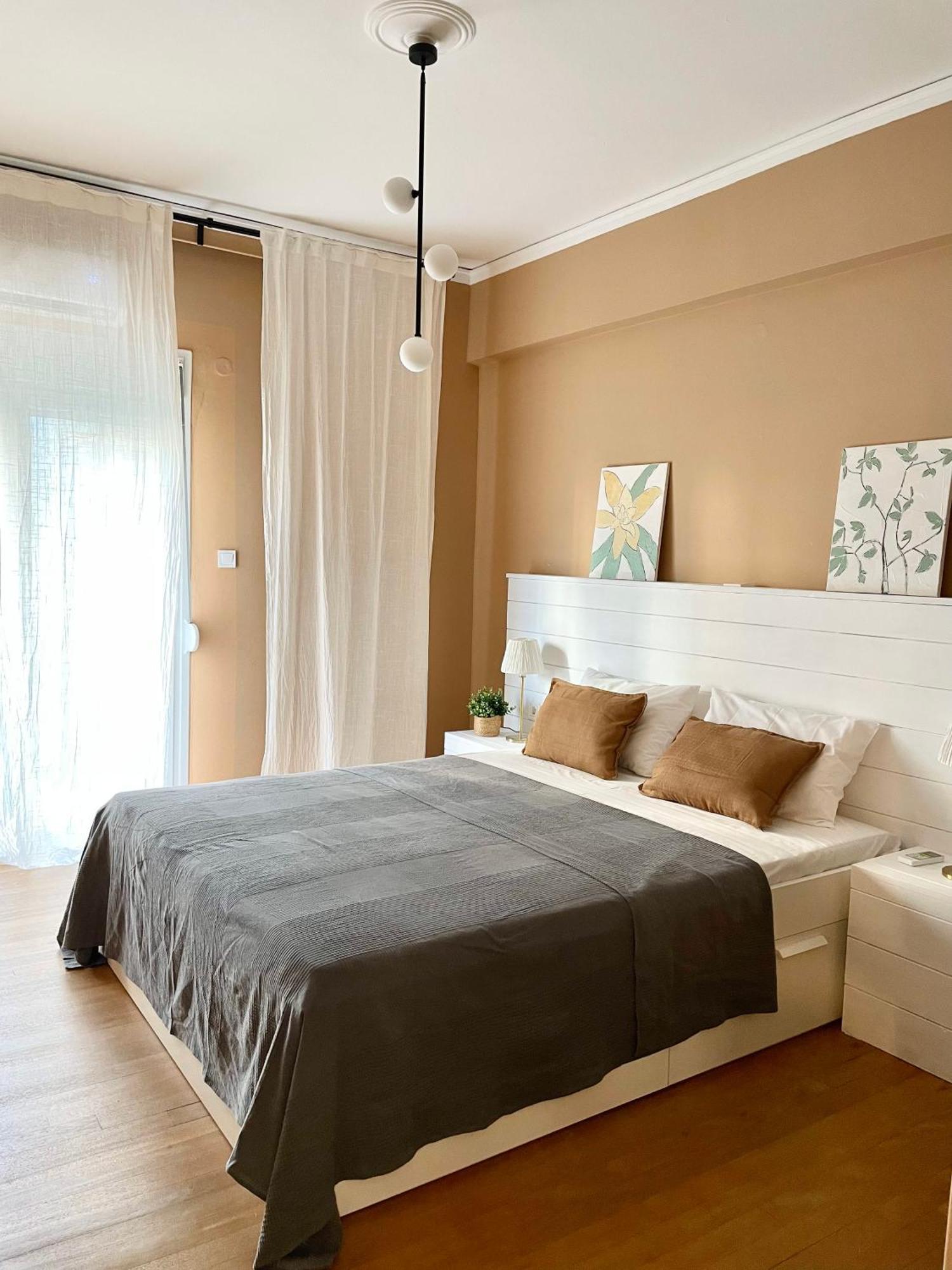 Comfy And Spacious Two Bedroom Apartment With Balcony 아테네 외부 사진