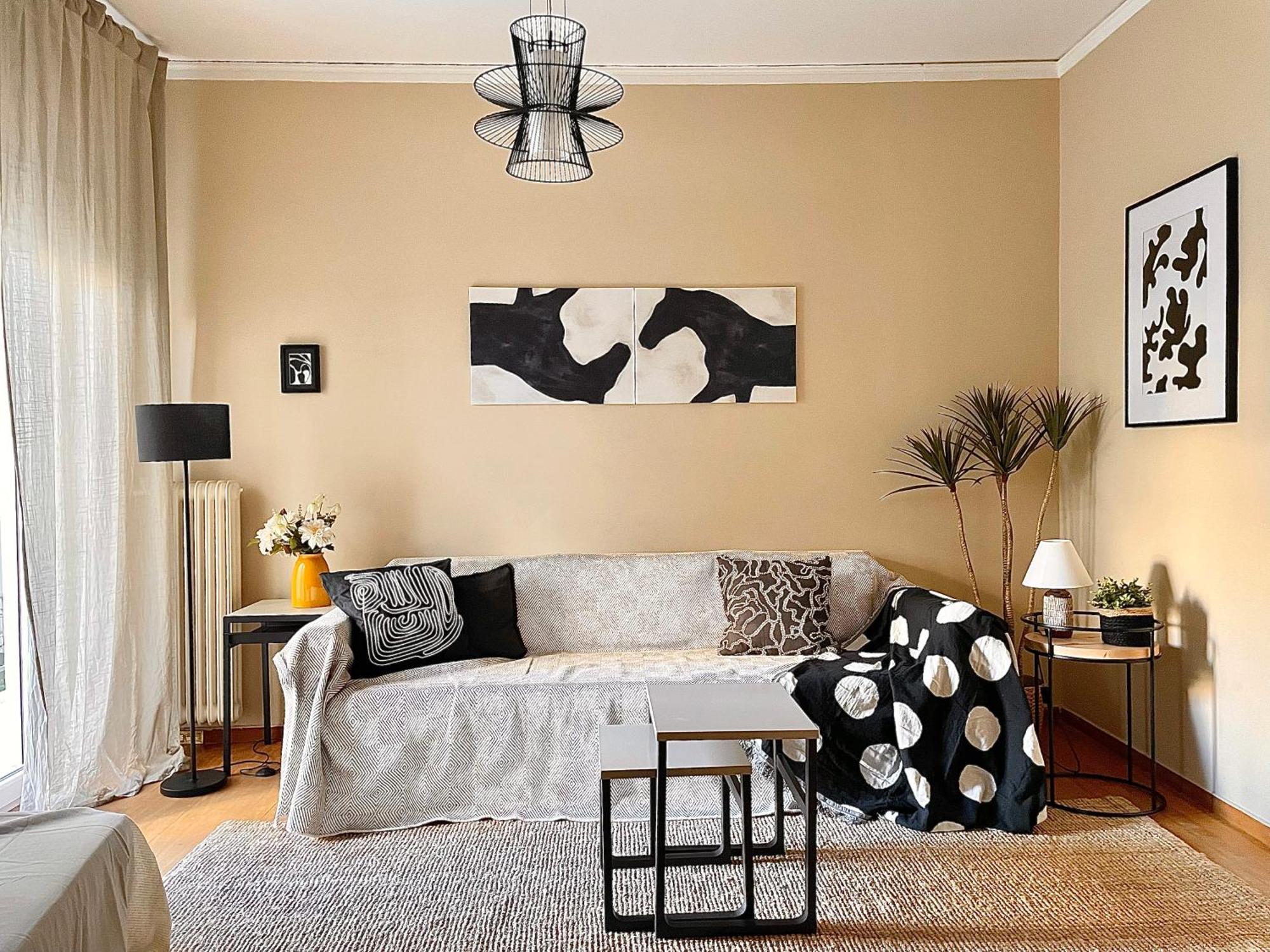 Comfy And Spacious Two Bedroom Apartment With Balcony 아테네 외부 사진
